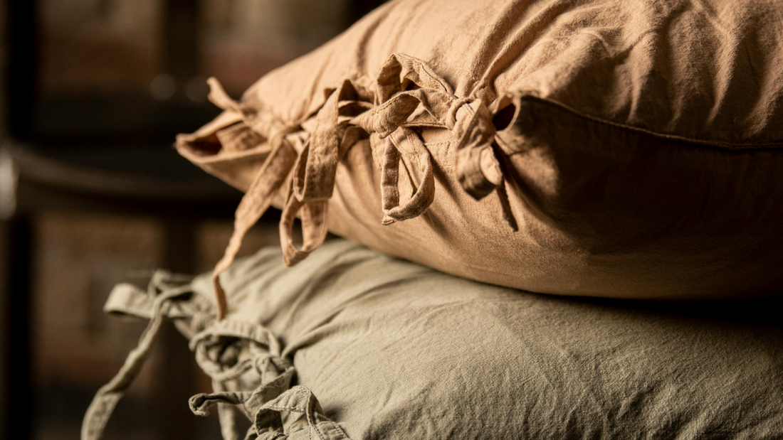 Should You Choose a Bamboo or Silk Pillowcase for Acne-Prone Skin?